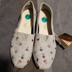 Toms NWT size 7.5